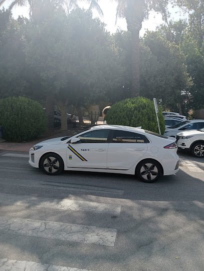 Radio Taxi AlhauríN De La Torre en Alcóntar